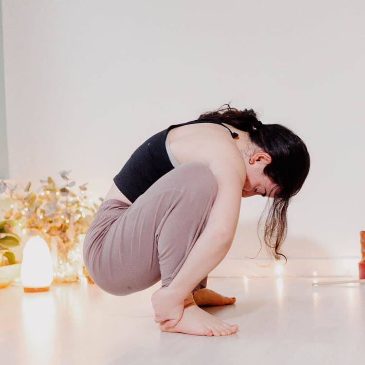 Yoga Torino. Posizioni di inversione.