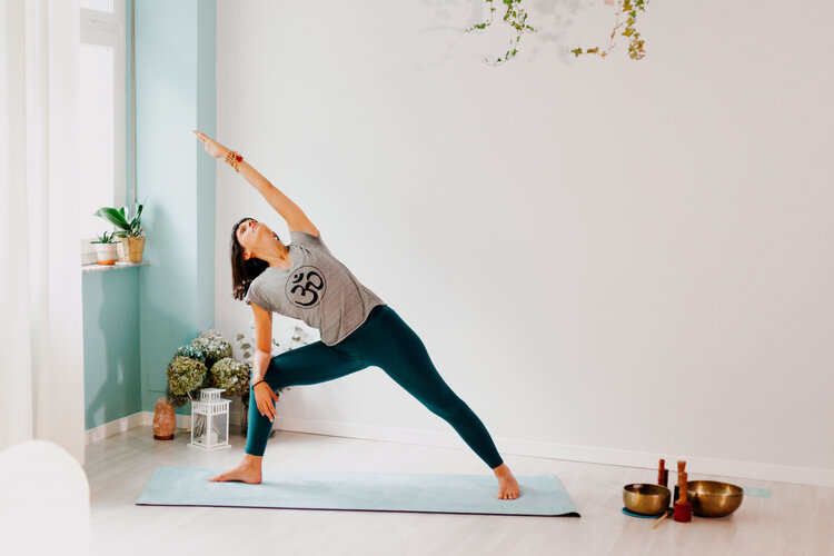 Yoga Online. Semi di Yug. Yoga Online. Semi di Yug.