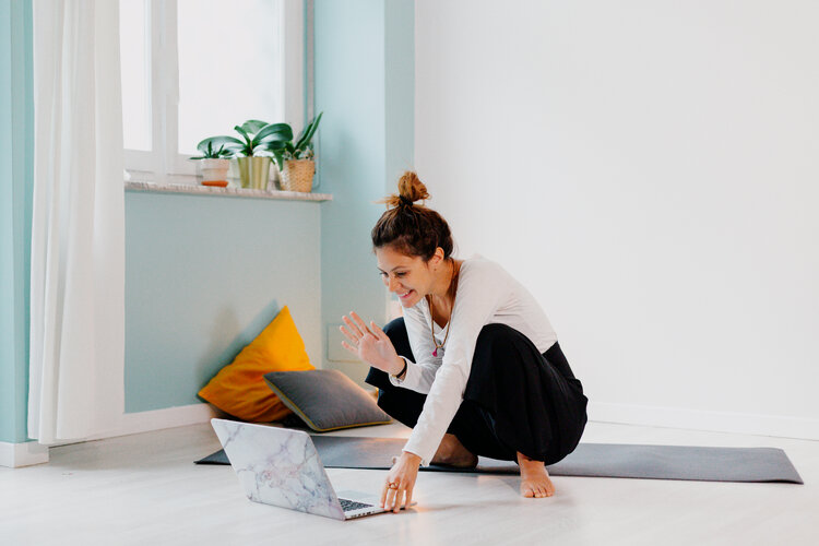 Yoga Online. Yoga Online.