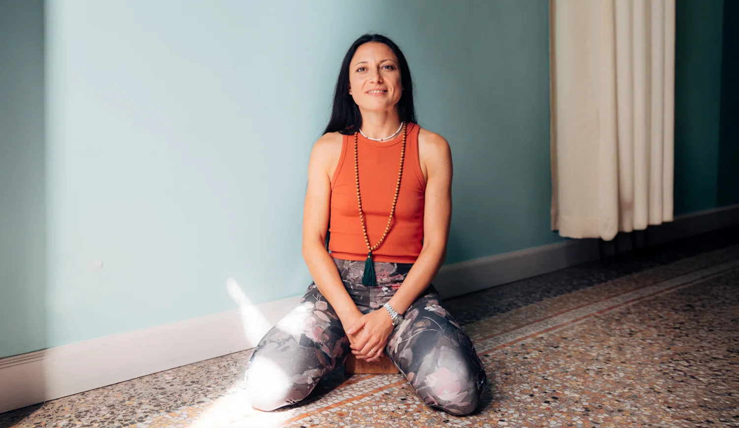 Manuela Montalcino insegnante di Vinyasa Yoga di Semi di Yug