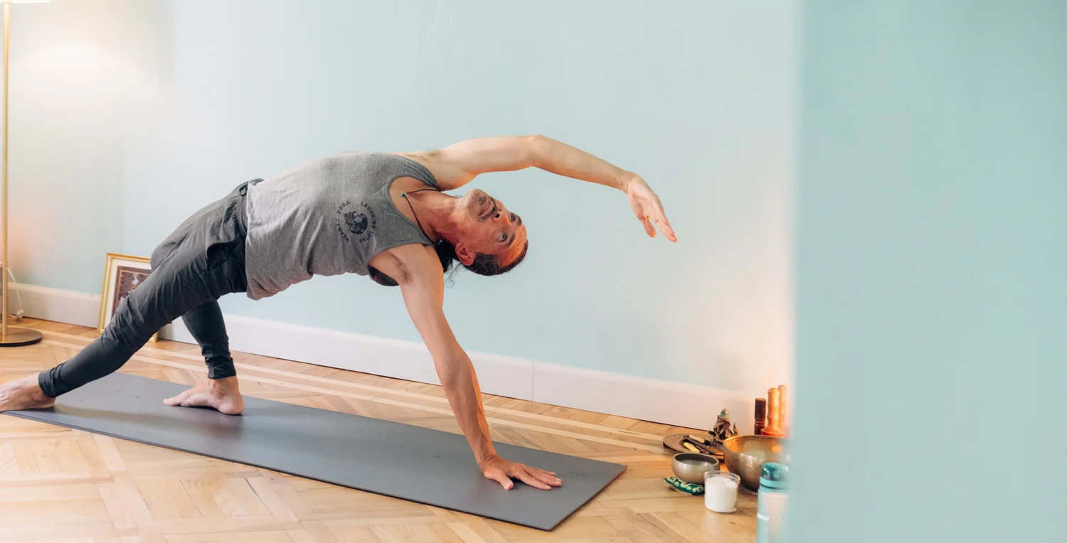 Marco Crepaldi. Vinyasa yoga Torino.