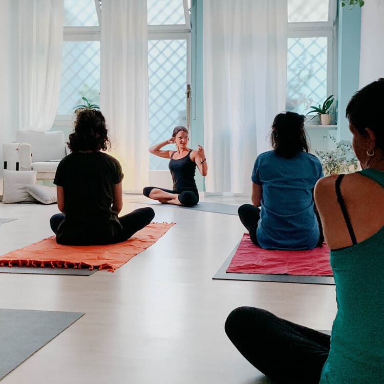 Lezioni di Yoga Private individuali Lezioni di Yoga Private individuali