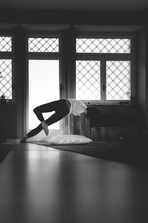 Lezione di hatha e vinyasa yoga in inglese