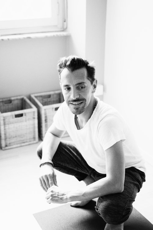 Marco Crepaldi, insegnante di Vinyasa yoga a Torino. Marco Crepaldi, insegnante di Vinyasa yoga a Torino.