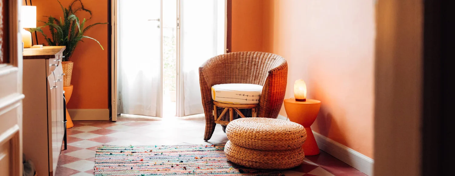 Interno del centro Yoga Semi di Yug a Torino, in zona Crocetta.