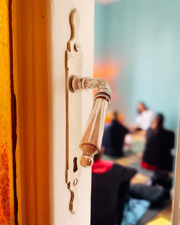 Corsi di Yoga in Crocetta a Torino. Sala Anice Yoga di Semi di Yug.