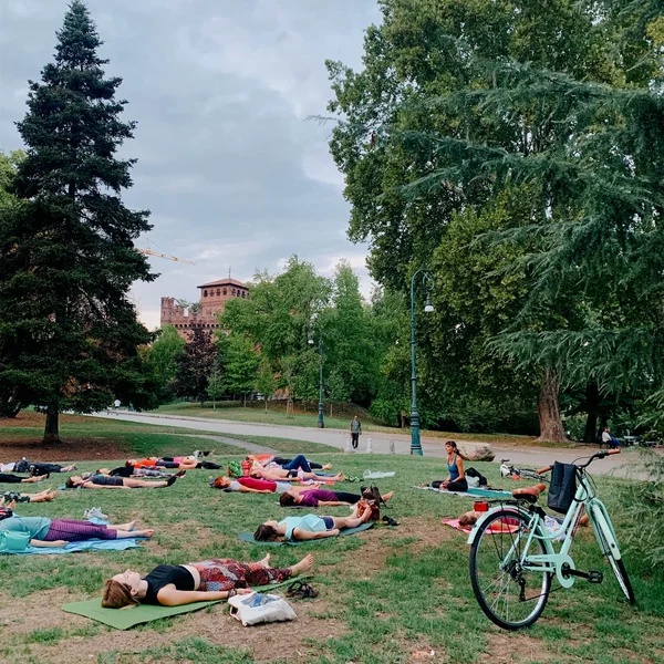 Yoga al parco Valentino Torino